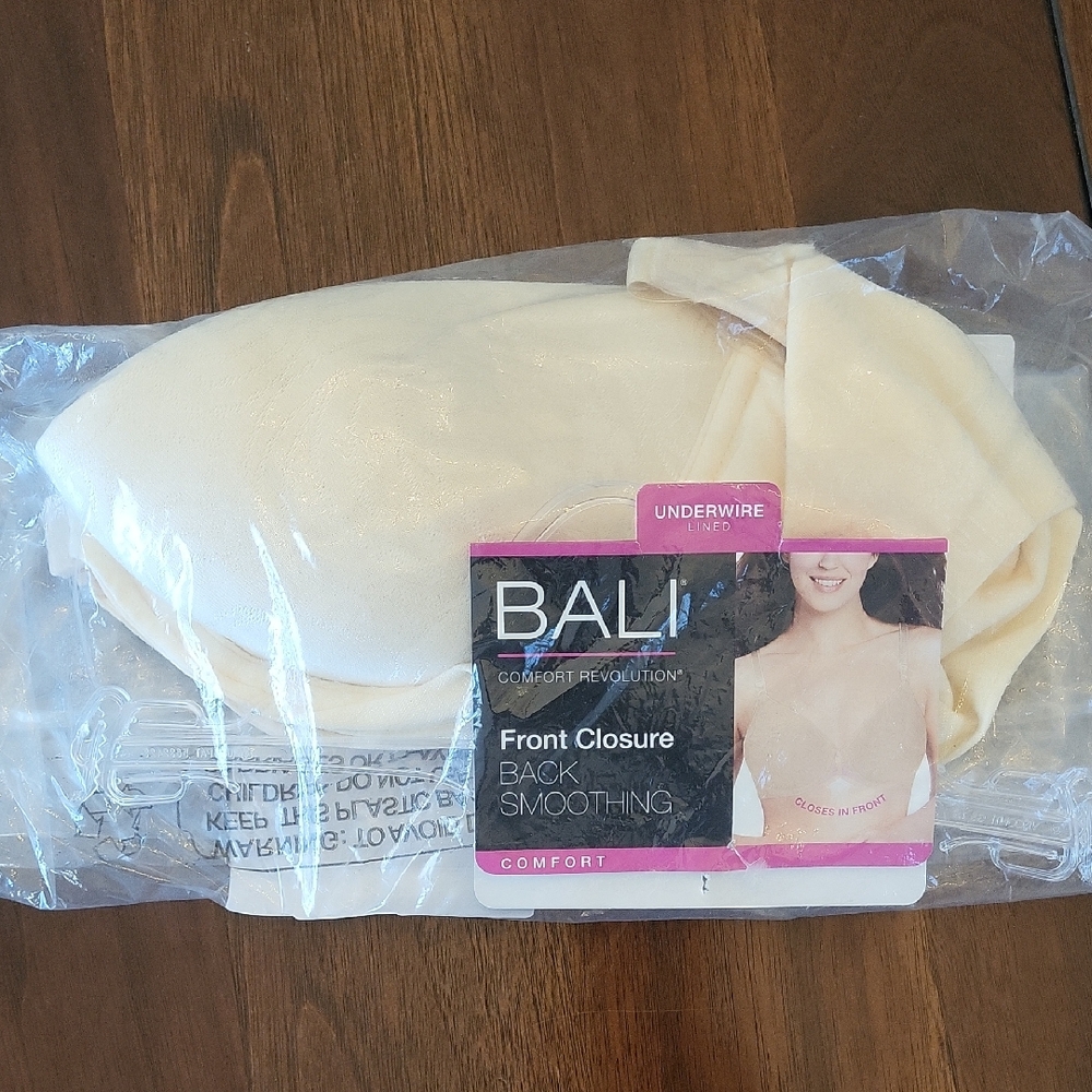Bali Comfort Revolution Cream Underwire Bra